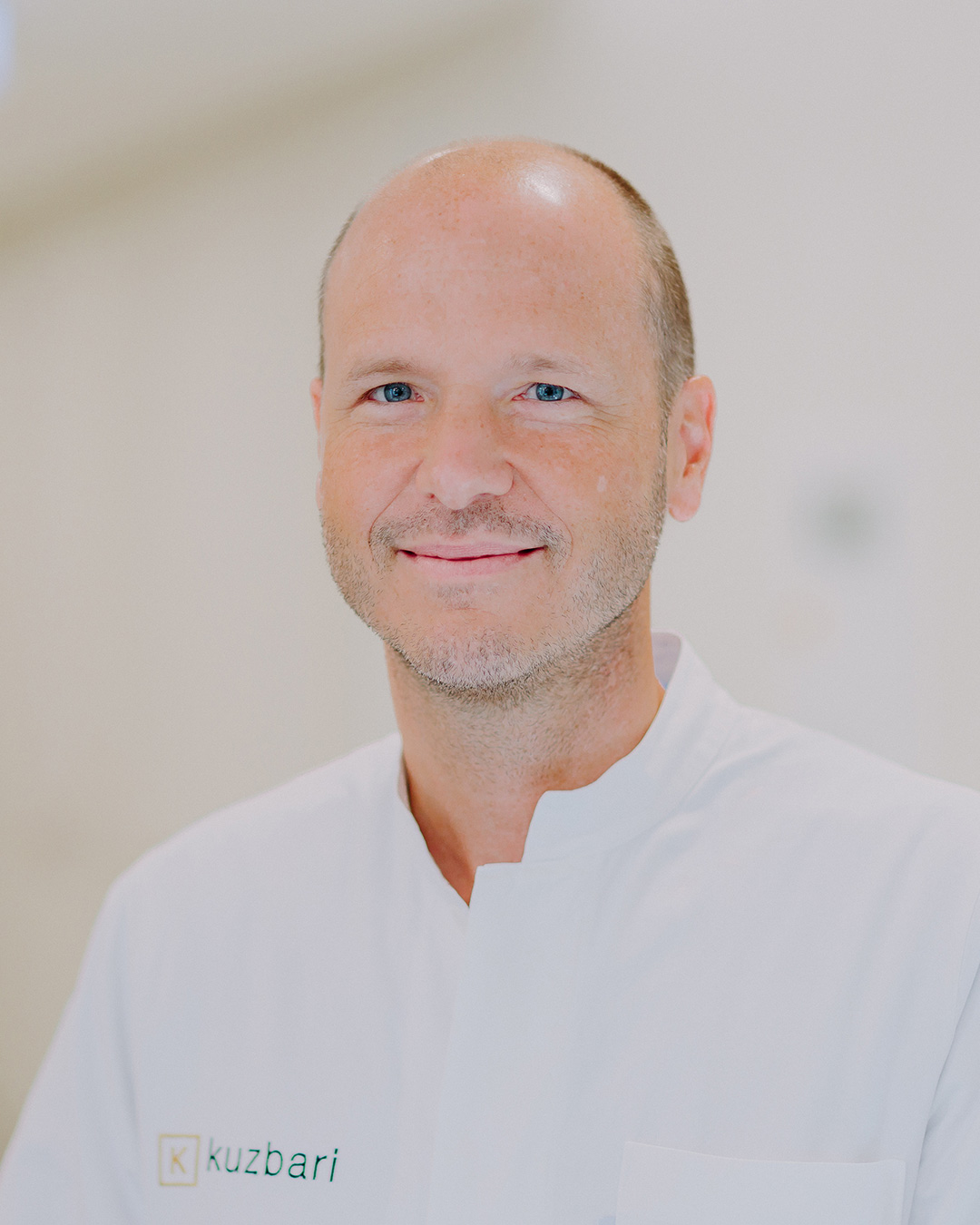 Dr. Andreas Dobrovits, Facharzt für Plastische, Ästhetische und Rekonstruktive Chirurgie, Kuzbari Zentrum Wien