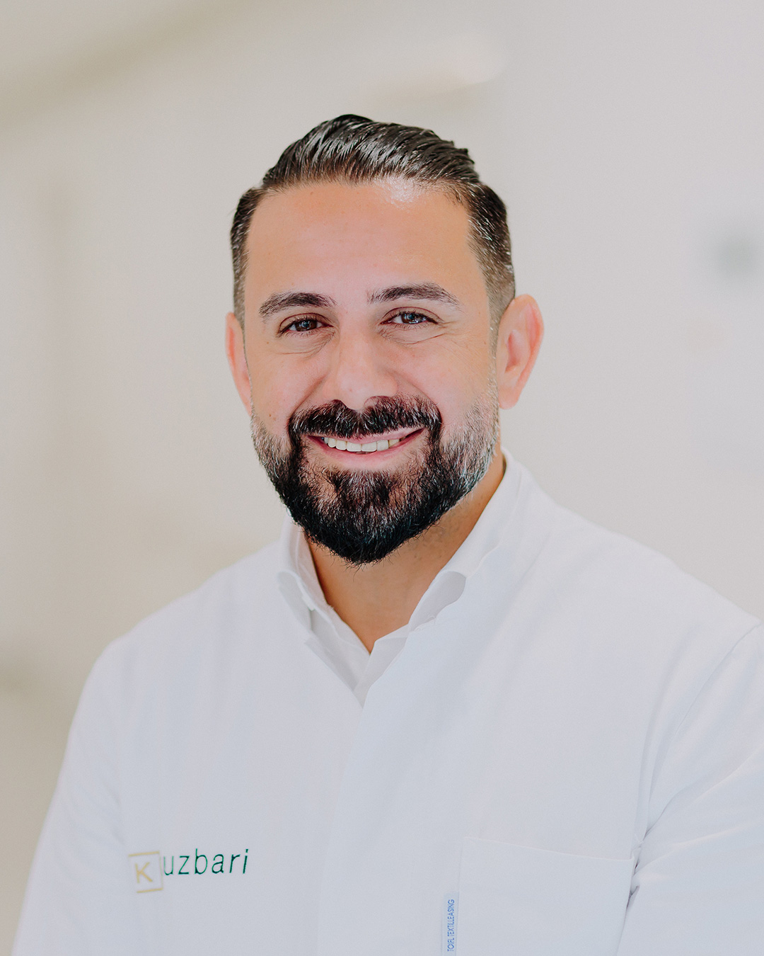 Dr. Ali Saalabian, Facharzt für Ästhetische, Plastische und Rekonstruktive Chirurgie, Kuzbari Zentrum Wien