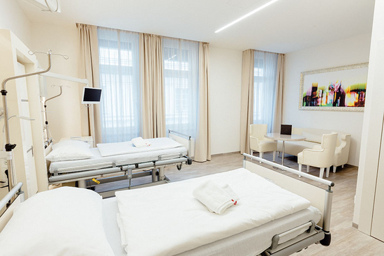 Patientenzimmer – Kuzbari Zentrum Wien