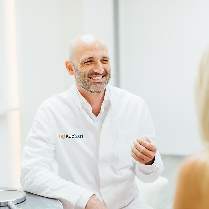 Dr. Christoph Grill performing a wrinkle treatment at the Kuzbari Centre